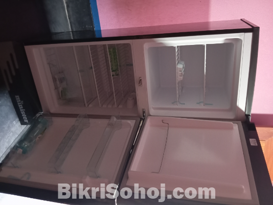 মনস্টার ফ্রিজ